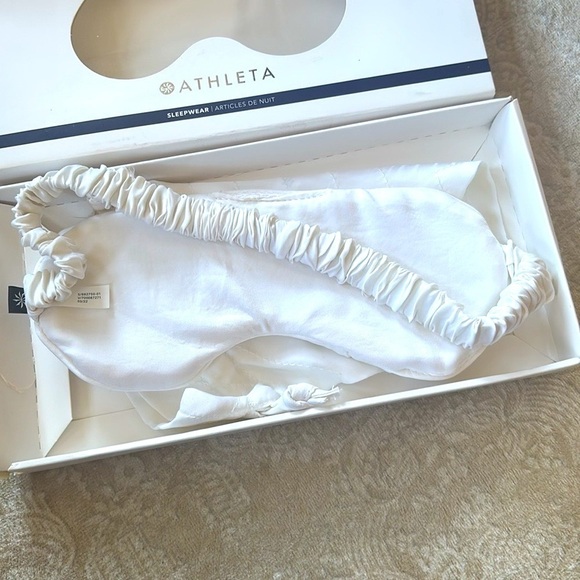 Brand New Athleta Calm Cool Sleep Mask Silky Soft Breathable Travel White - Picture 6 of 16
